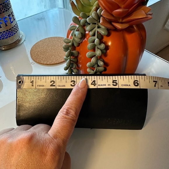 Fendi Italy UV Protection Black Sunglasses FS5227 Oversized Sunglasses - Picture 11 of 16